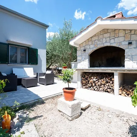 Kod Marina Holiday home Kastel Stari